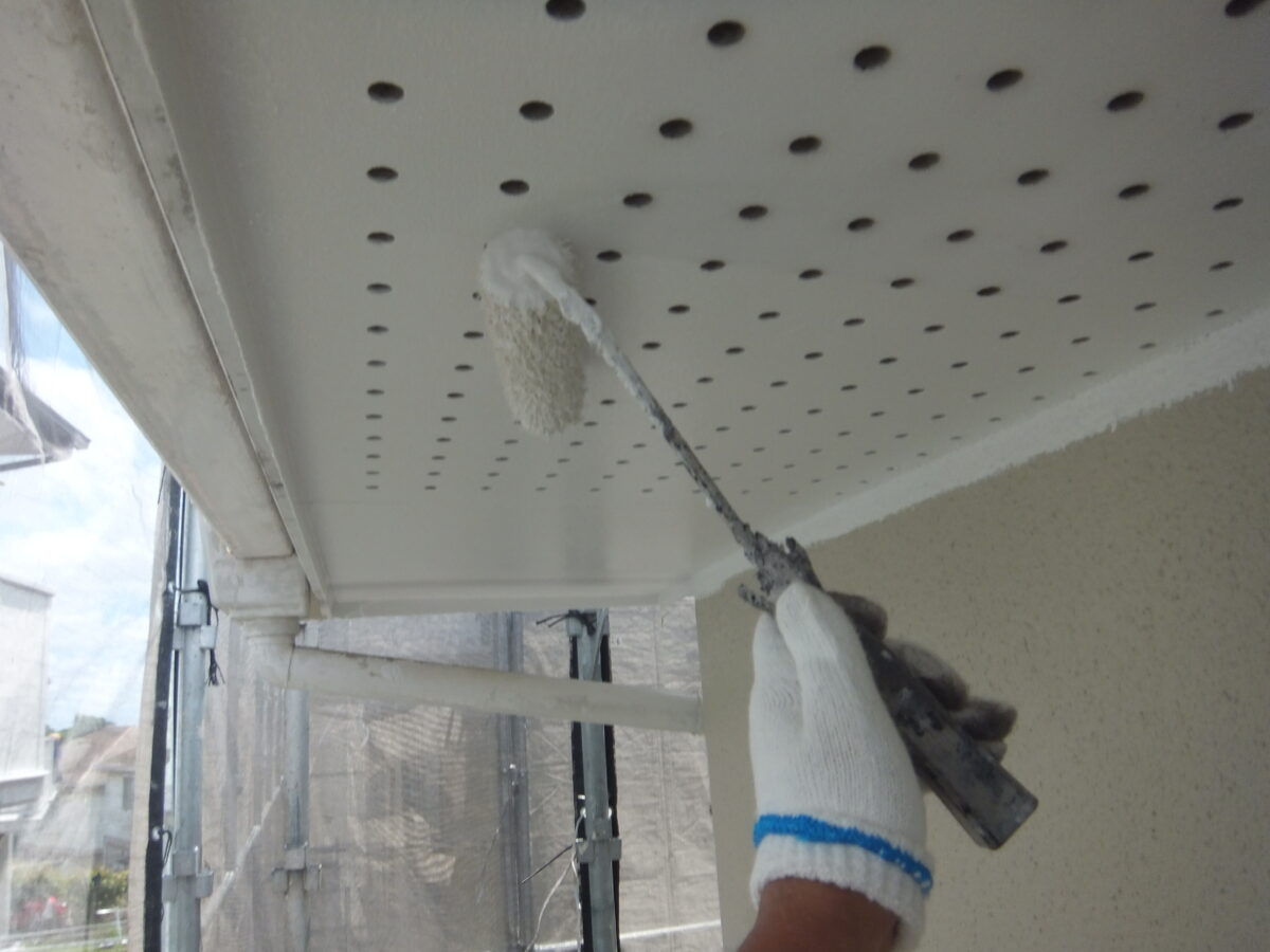 東京都練馬区　外壁塗装工事　軒天井の塗装　天窓のメンテナンスについて