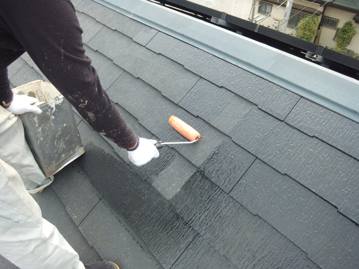 東京都武蔵野市　屋根塗装は下地処理と下塗りが大事！