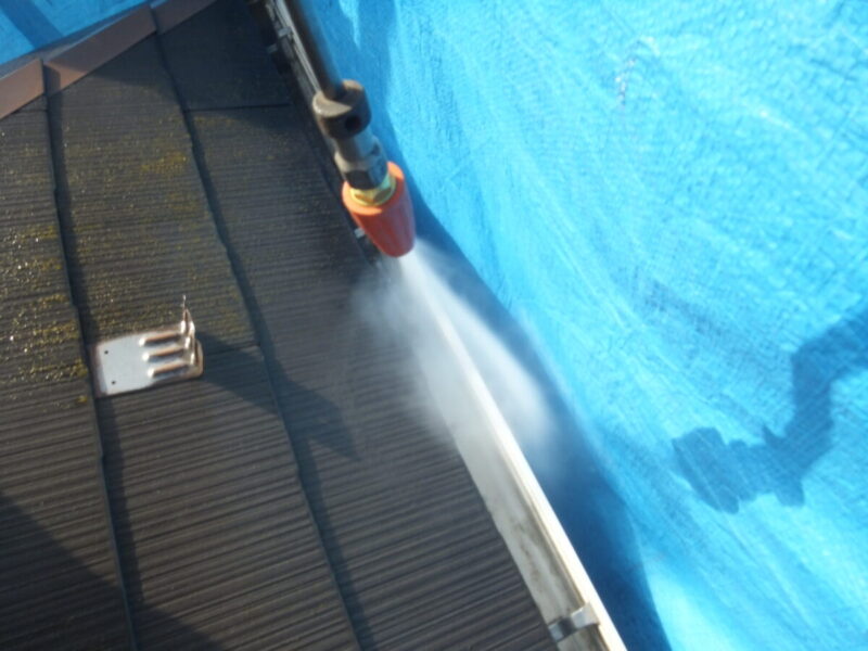 東京都練馬区　高圧洗浄の作業　雨樋の清掃のすすめ