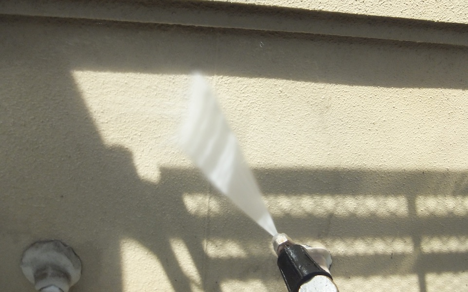 東京都練馬区　外壁塗装工事　下地処理の高圧洗浄を行いました！