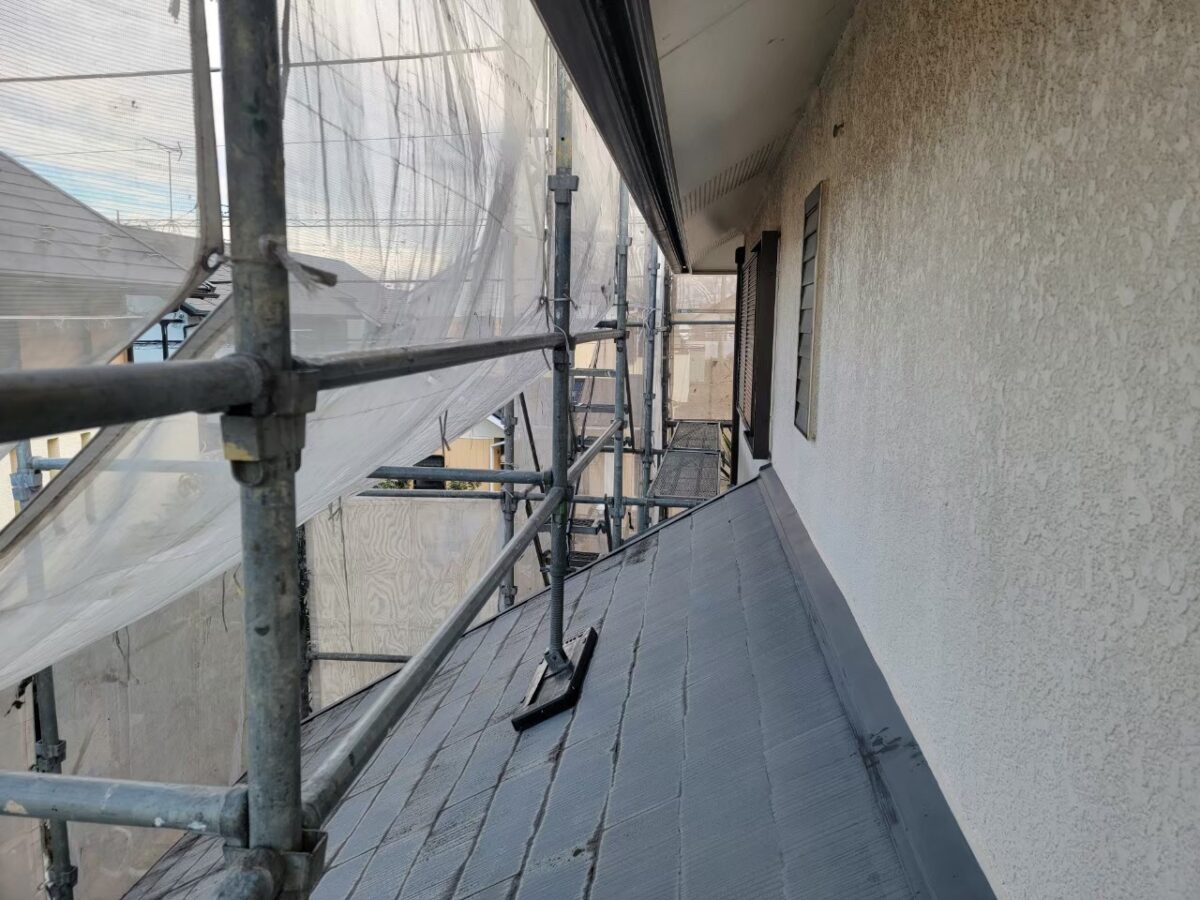 東京都練馬区　屋根・外壁塗装工事　施工前の状態と足場設