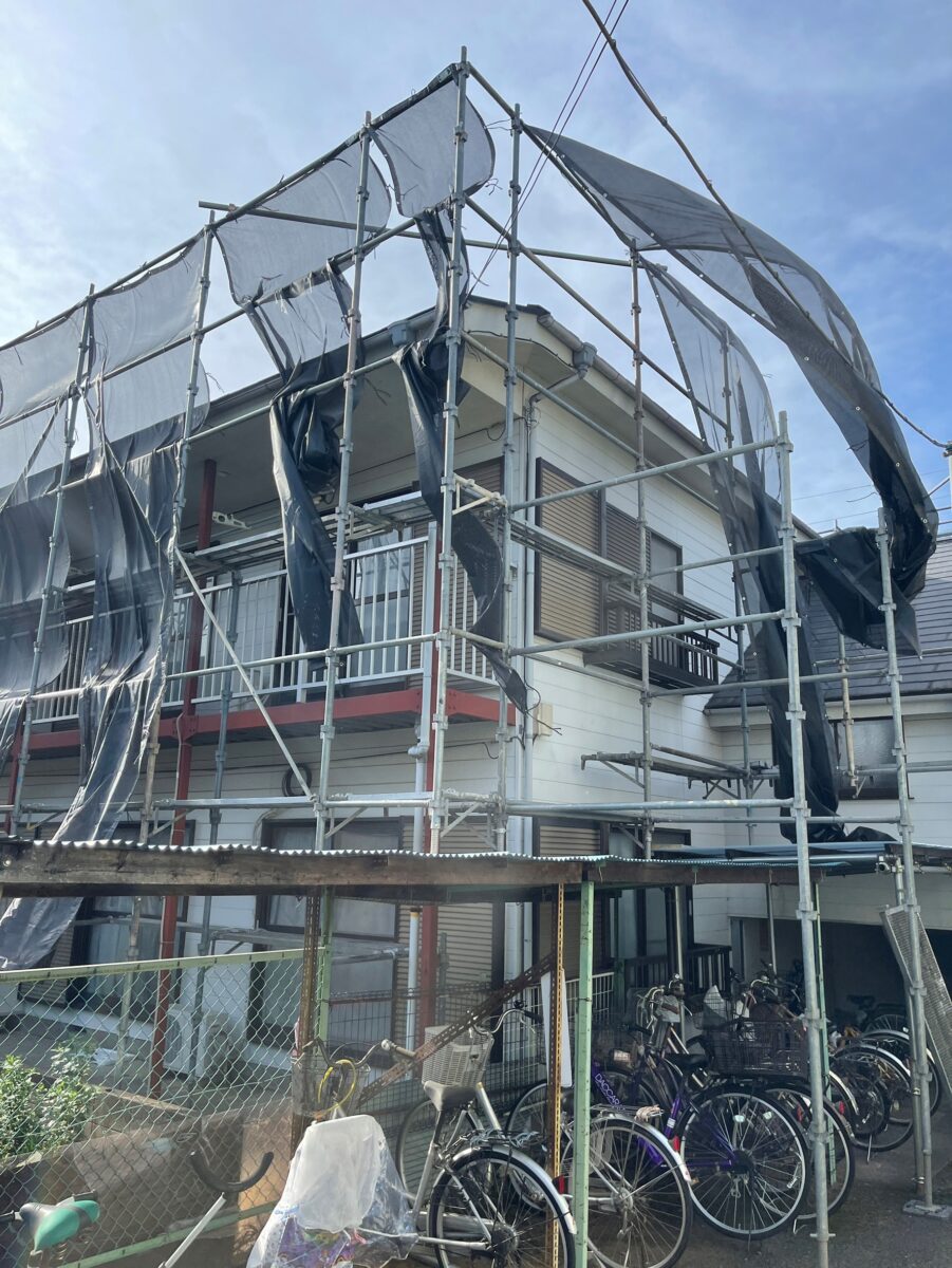 東京都練馬区　アパート屋根・外壁塗装工事　施工前と足場設置