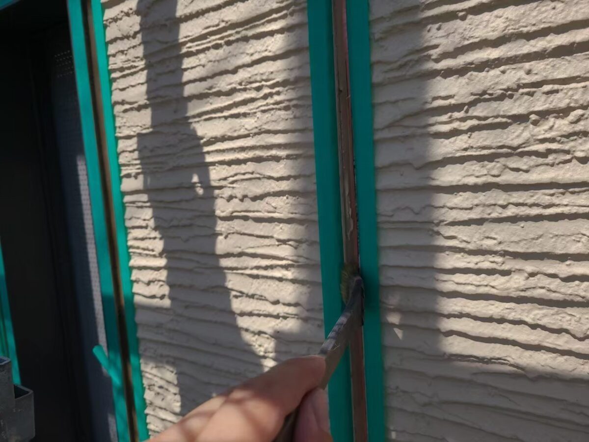東京都立川市　マンション外壁塗装工事　外壁目地のコーキング打ち替え