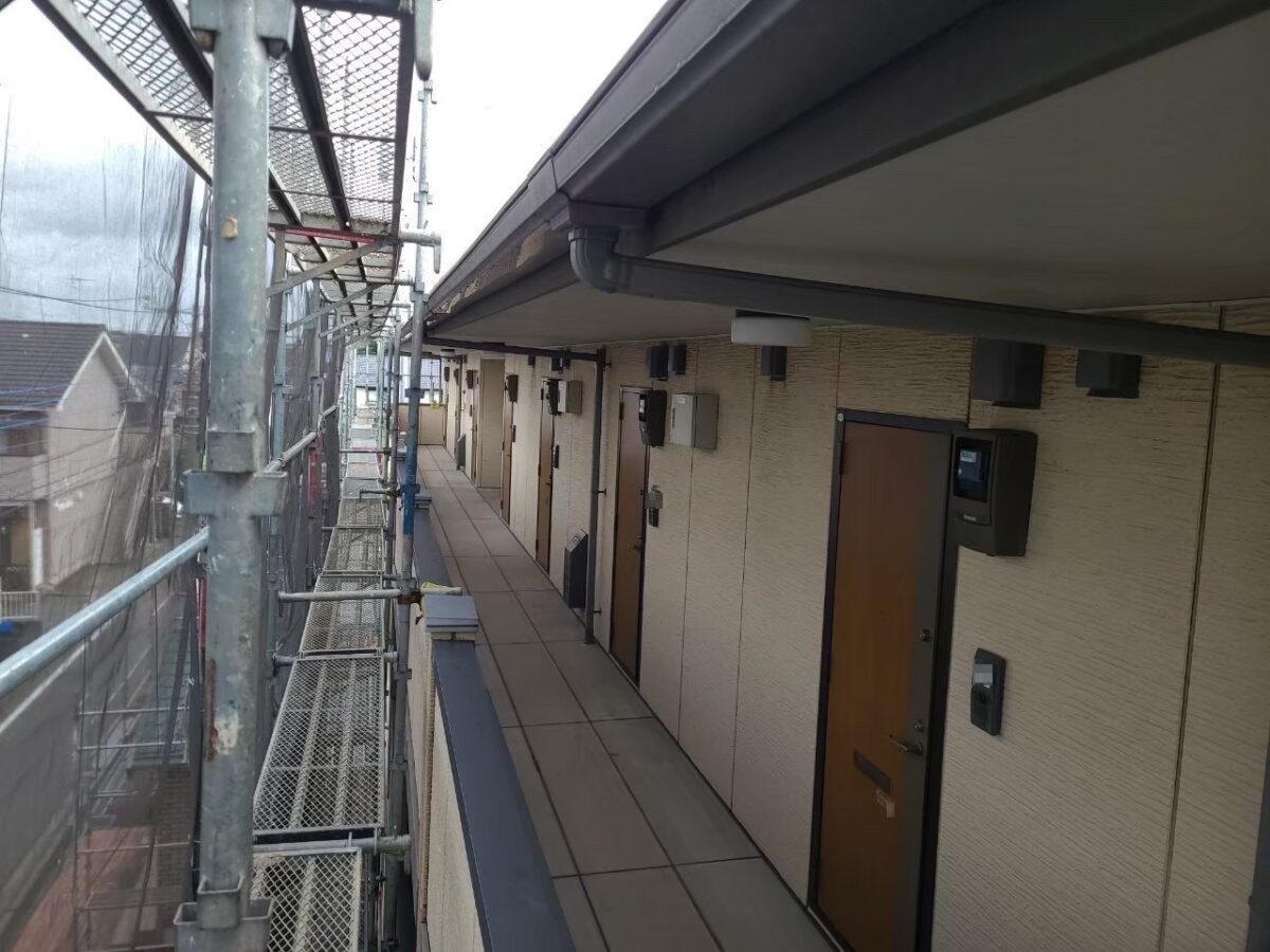 東京都立川市　マンション外壁塗装工事　足場組み立て設置