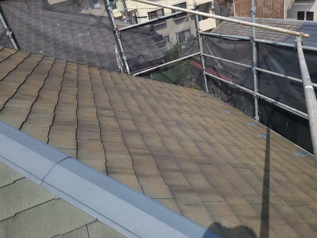 東京都練馬区　外壁・屋根塗装工事　コケや汚れの付着は塗装のタイミング？