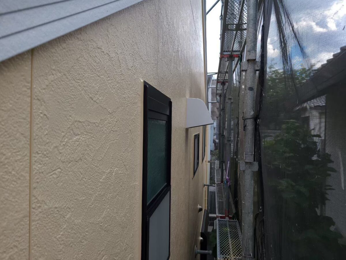 東京都練馬区　外壁・屋根塗装工事　サイディング外壁の塗装　下塗り～中塗り～上塗り