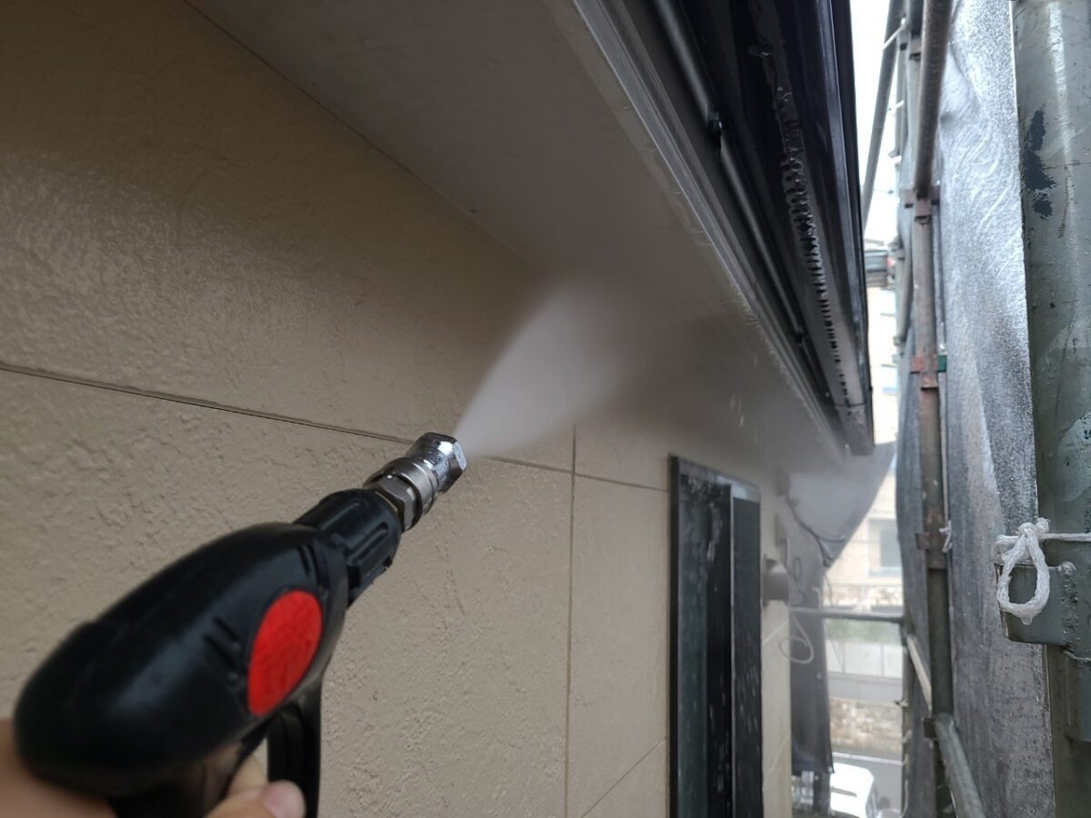 東京都武蔵野市　外壁塗装工事　下地処理　高圧洗浄作業