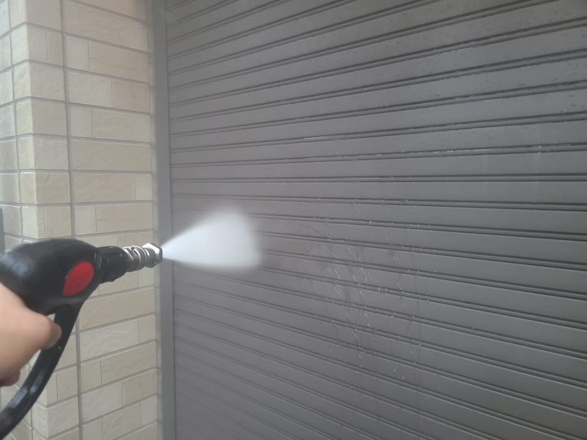 東京都練馬区　屋根・外壁塗装工事　高圧洗浄を行いました！　