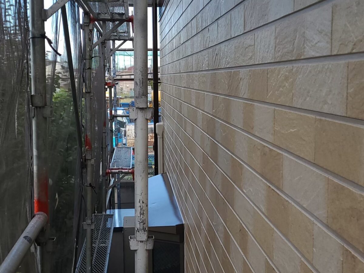 東京都練馬区　屋根・外壁塗装工事　窯業系サイディングのクリア塗装