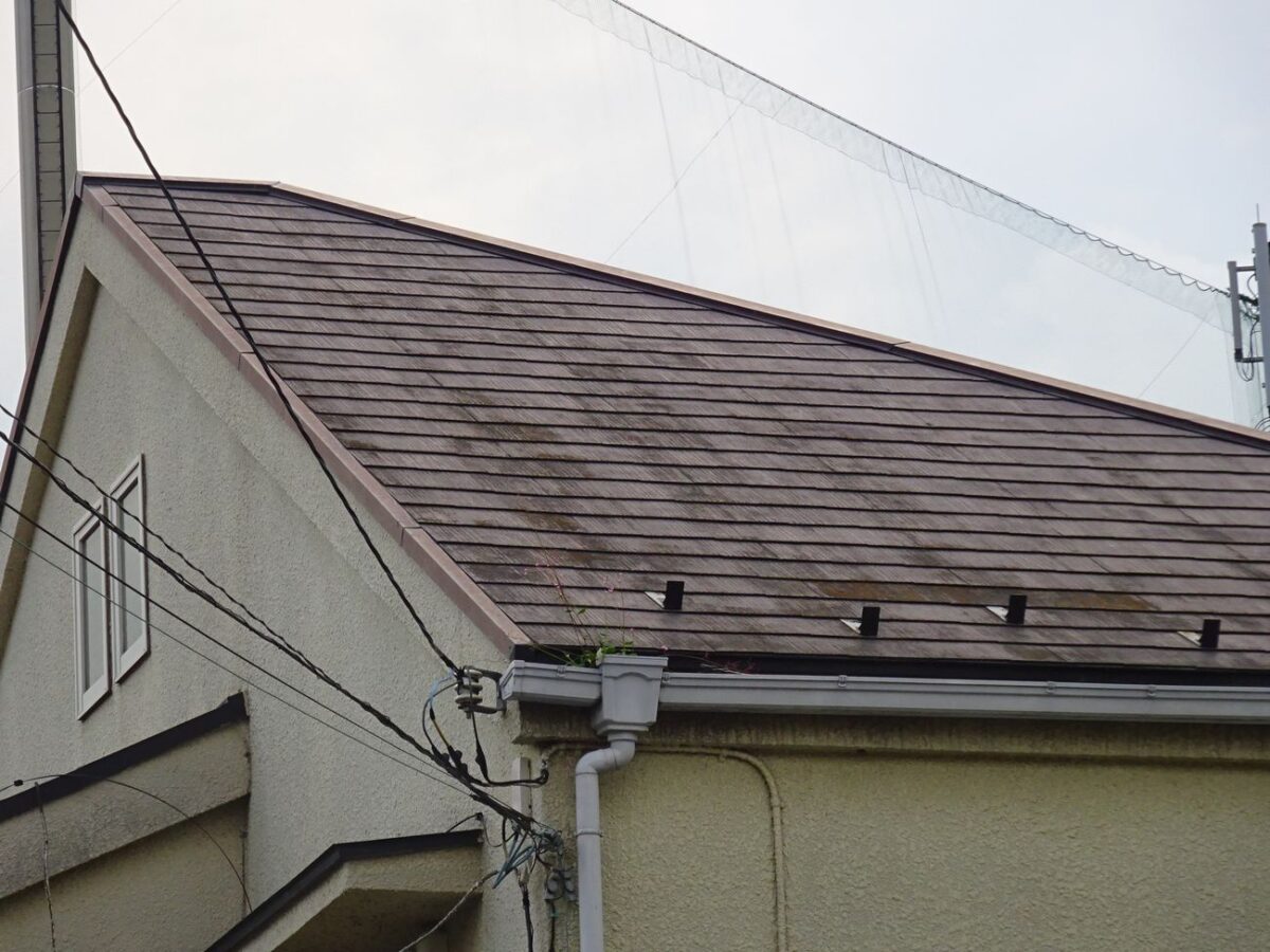 東京都調布市　T様邸　屋根塗装・外壁塗装工事　屋根塗装の施工前と施工後