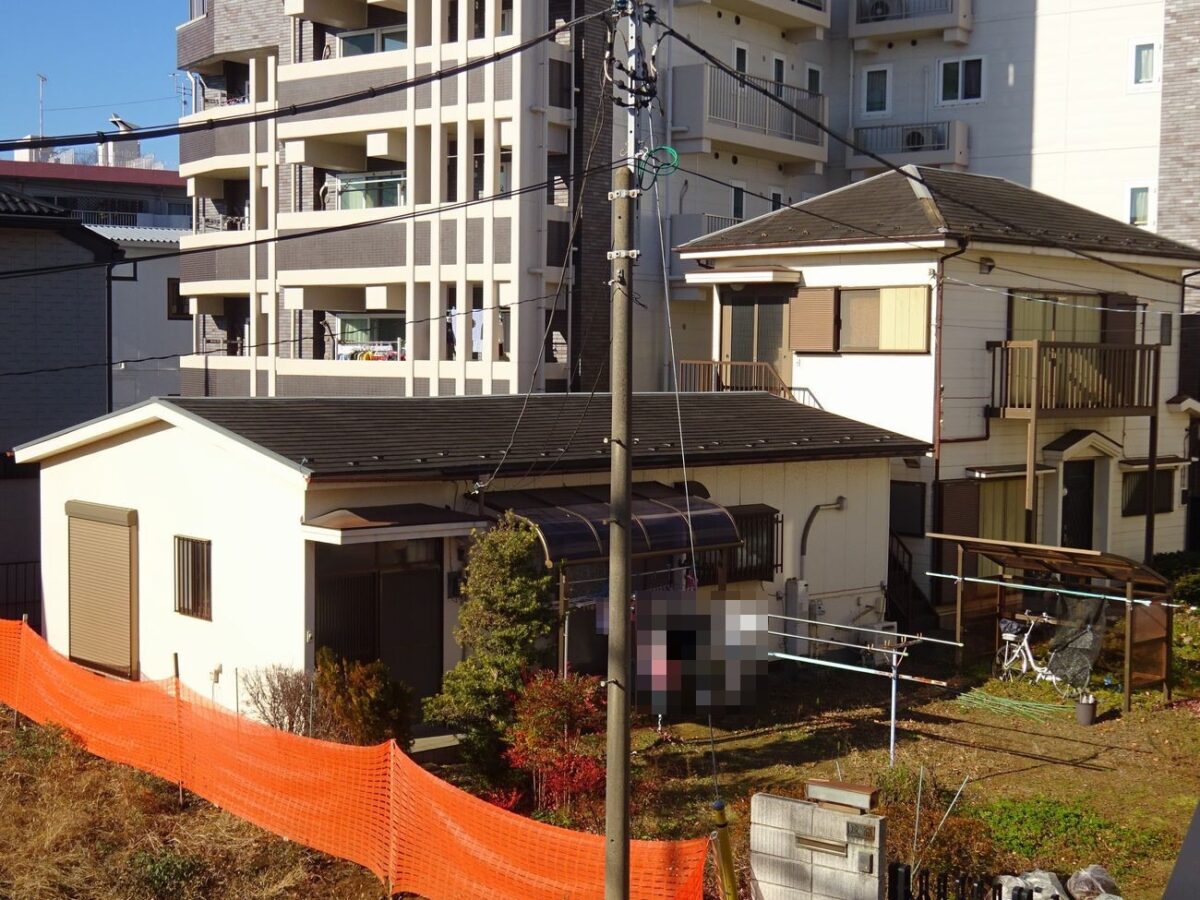 東京都調布市　E様邸　平屋 屋根塗装・外壁塗装工事　施工前と施工後　足場を設置する基準について