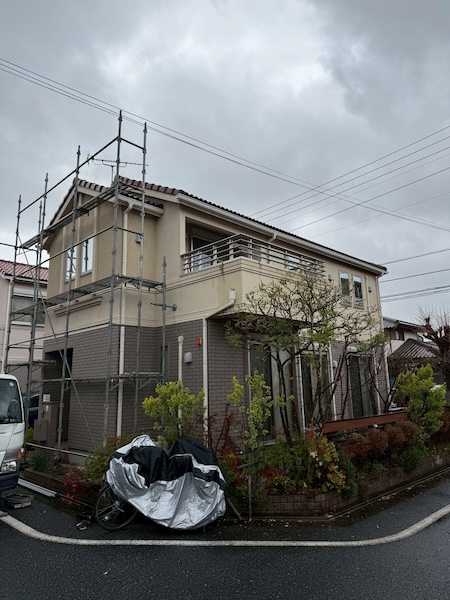 外壁塗装工事の足場組み立て設置を行いました!|東京都練馬区