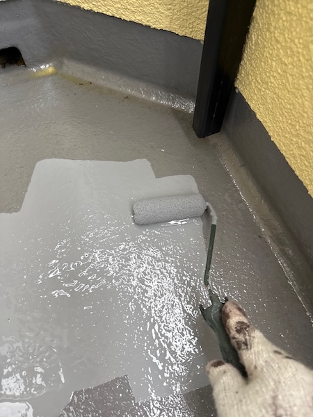 ベランダFRP防水のトップコートを塗り替えました！｜東京都練馬区関町北