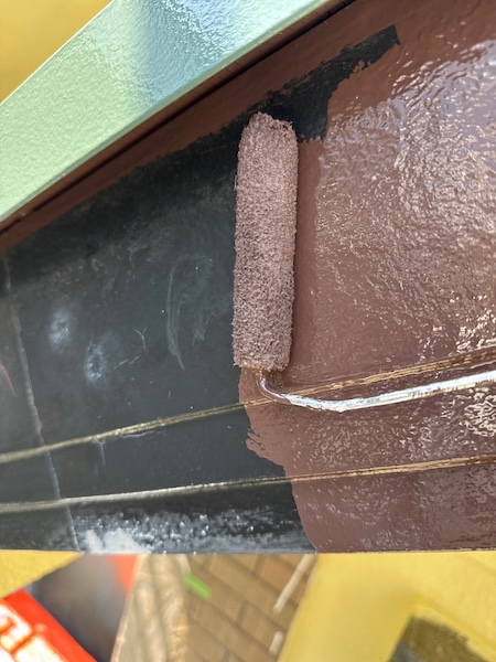 東京都練馬区関町北｜破風板はブラックからブラウンに塗り替えてイメージチェンジ