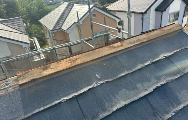 屋根カバー工事 棟板金と雪止めの解体作業を行いました！｜東京都練馬区