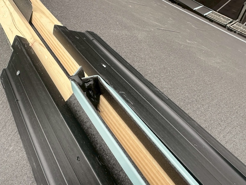 棟板金の下地作り。ここは換気棟を設置します!|東京都練馬区