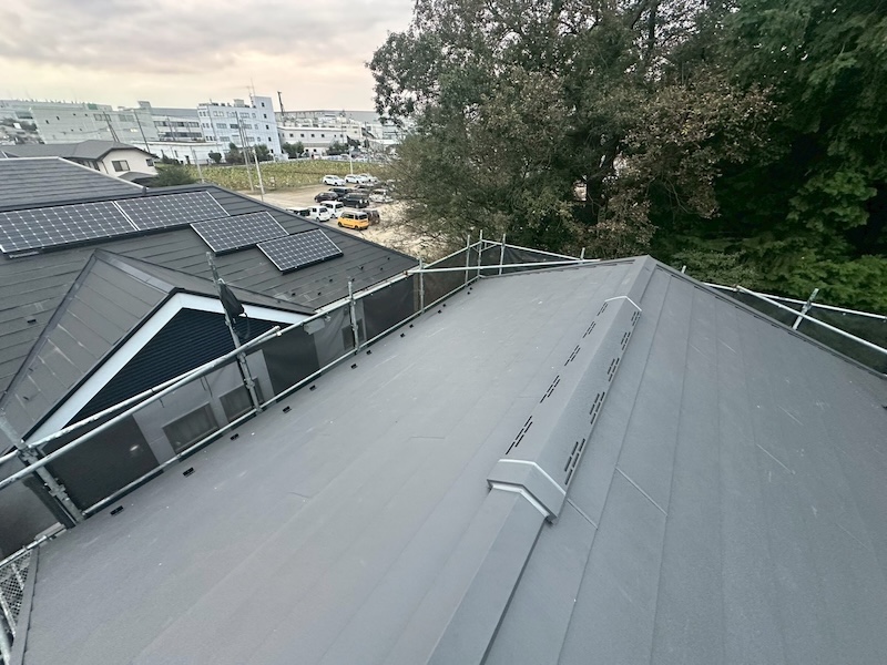 屋根カバー工事が完了しました!屋根リフォームを検討していただく時期について|東京都練馬区