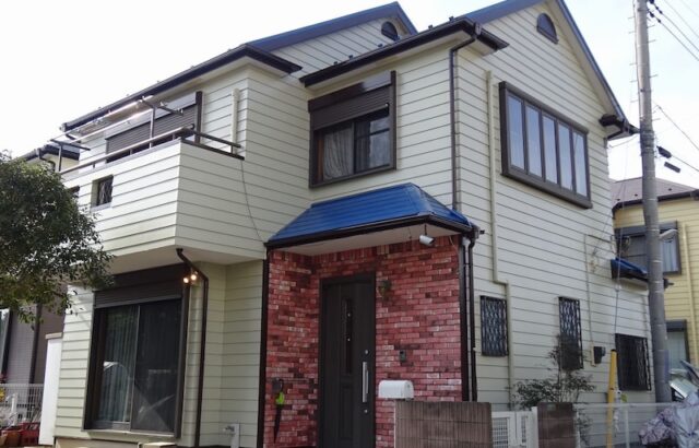 東京都武蔵野市 M様邸 屋根塗装・外壁塗装工事「色が褪せて古い感じが気になっていました。塗装をお願いして、きれいになり満足しています」