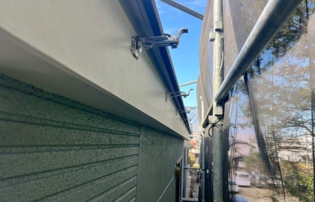 雨樋交換工事 既存雨樋解体撤去〜軒樋吊り金具の取り付けまでをレポート！｜東京都練馬区