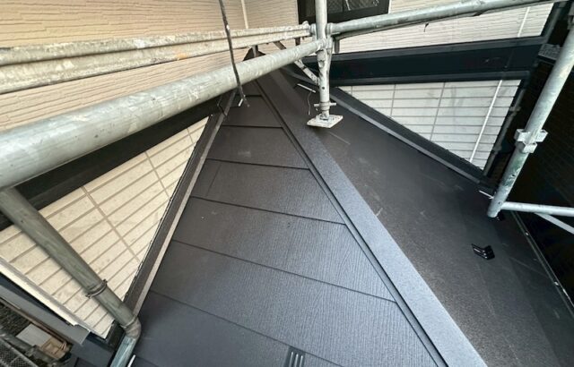 東京都練馬区西大泉｜下屋：屋根材本体葺き・屋根板金設置までをレポート！