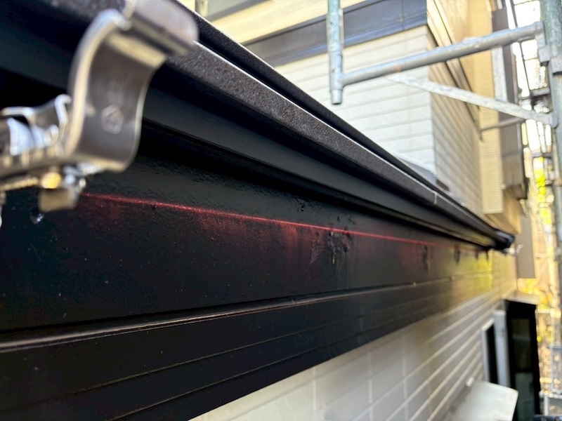 東京都練馬区西大泉｜雨樋交換を実施しました！金具設置までをレポート