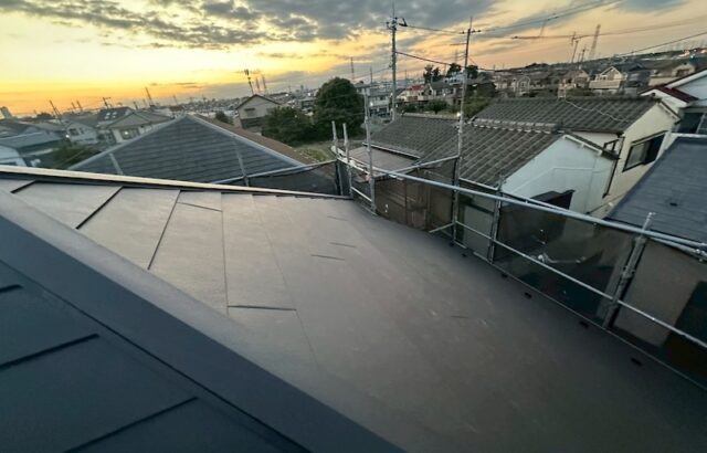 東京都練馬区西大泉 K様邸 ガルバリウム鋼板屋根カバー工事・雨樋交換工事「こちらの希望を真摯に聞いてくれて、満足いく工事でした」